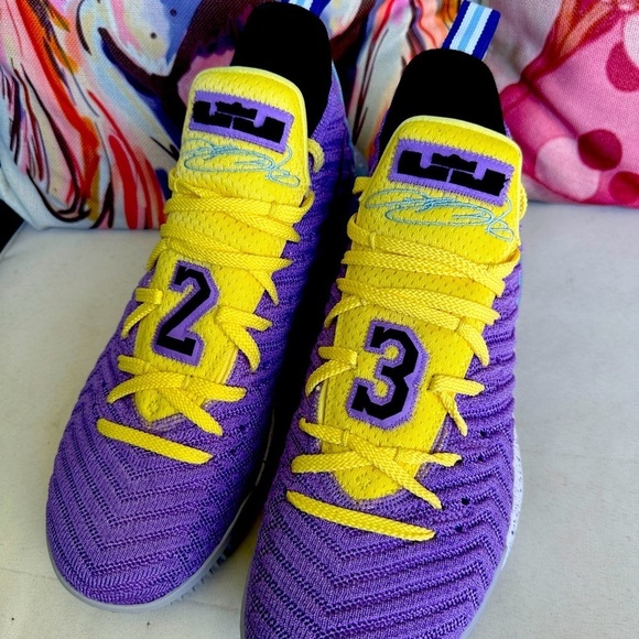 New LeBron James 16 Lakers Heritage Size 11​ main image 11